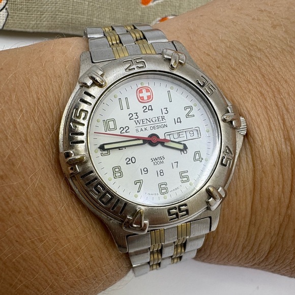 Wenger SMT Design Watch Women 30mm Silver Tone White Dial 100M WR *read - Picture 1 of 6